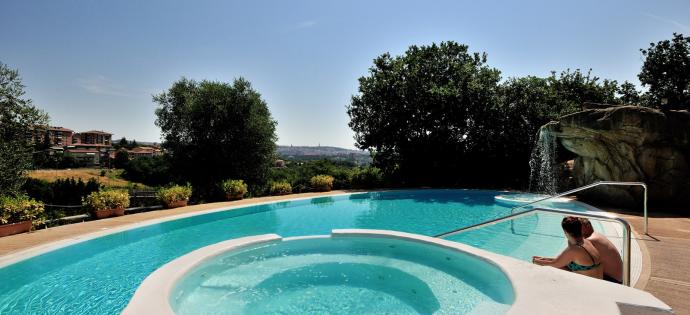 lameridianaperugia en summer-in-umbria-cool-days-by-the-pool 015